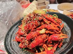 -肥肥虾庄·金牌油焖大虾(汉街SKP店)