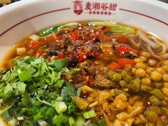 辣椒小鲜肉米粉-呷佬·长沙手工米粉(金沙江路店)
