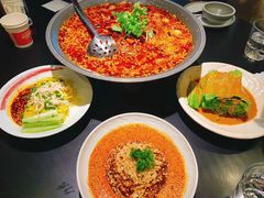 -麻六记(凤凰汇店)