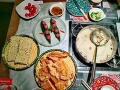 -尚尚仙·酸汤猪手·猪肚鸡火锅(华联万柳购物中心店)