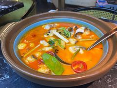 野果酸汤鱼-云海肴云南菜·蒸汽石锅鱼(青岛万象城店)