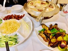 地三鲜-关东风老北方菜馆(桂芳园店)