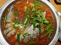 -野山舂·贵州现舂酸汤火锅(鸿通城店)