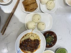 -李与白包子铺(桐梓林店)