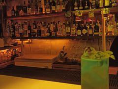 -城墙外BAR