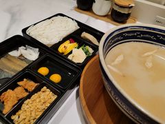 -新世界·过桥米线宴