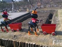 -田园东方蜜桃村的田野营地