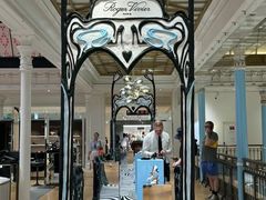 -乐蓬马歇百货公司(Rive Gauche)