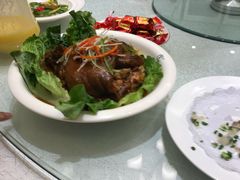 传统蒸扒扣肘子-特味村大酒店(南三环店)