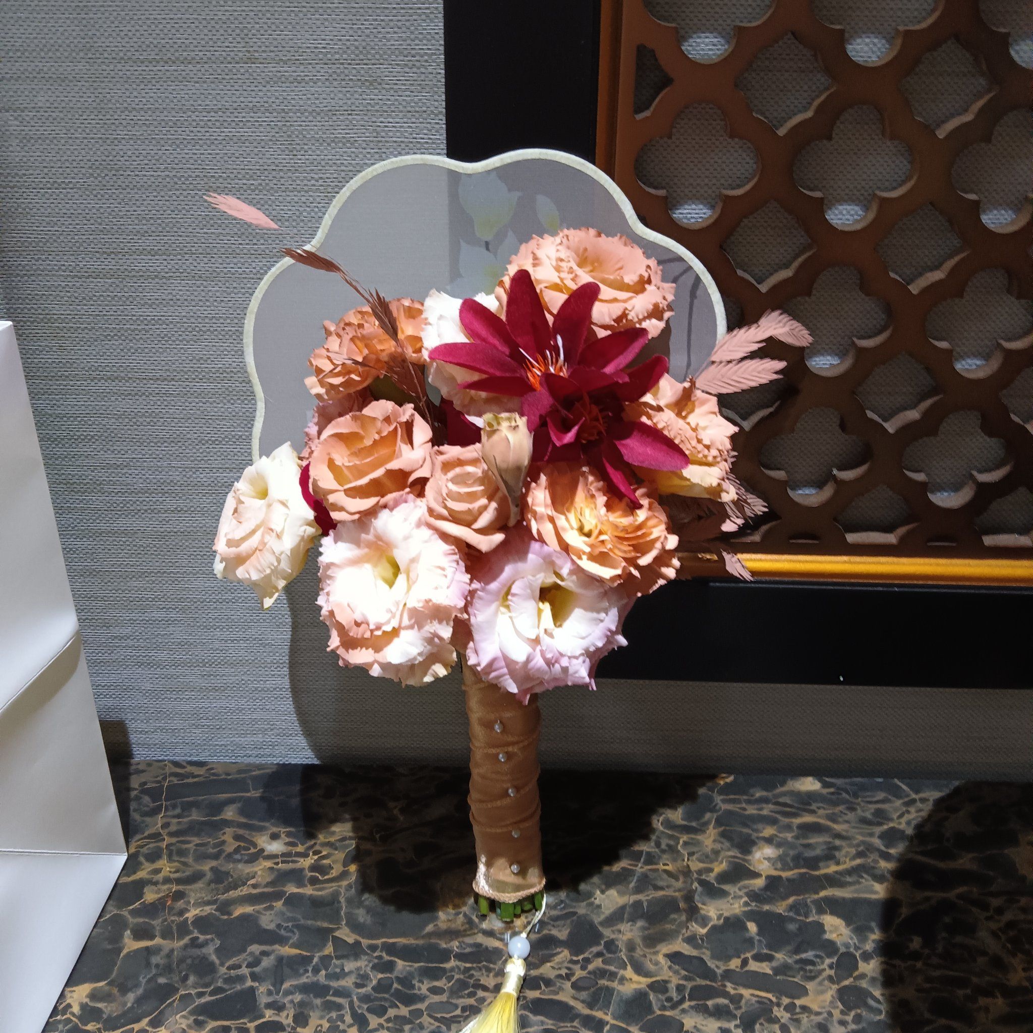 新中式团扇新娘手捧花