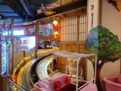 -卡通尼乐园(新达汇三林店)