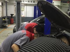 -友谊汽车维修保养·钣金喷漆事故定损·洗车贴膜