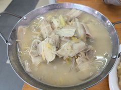 -东北四季饺子王(华山路店)