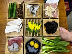 -云海肴·汽锅鸡·云南菜(天山百盛优客店)