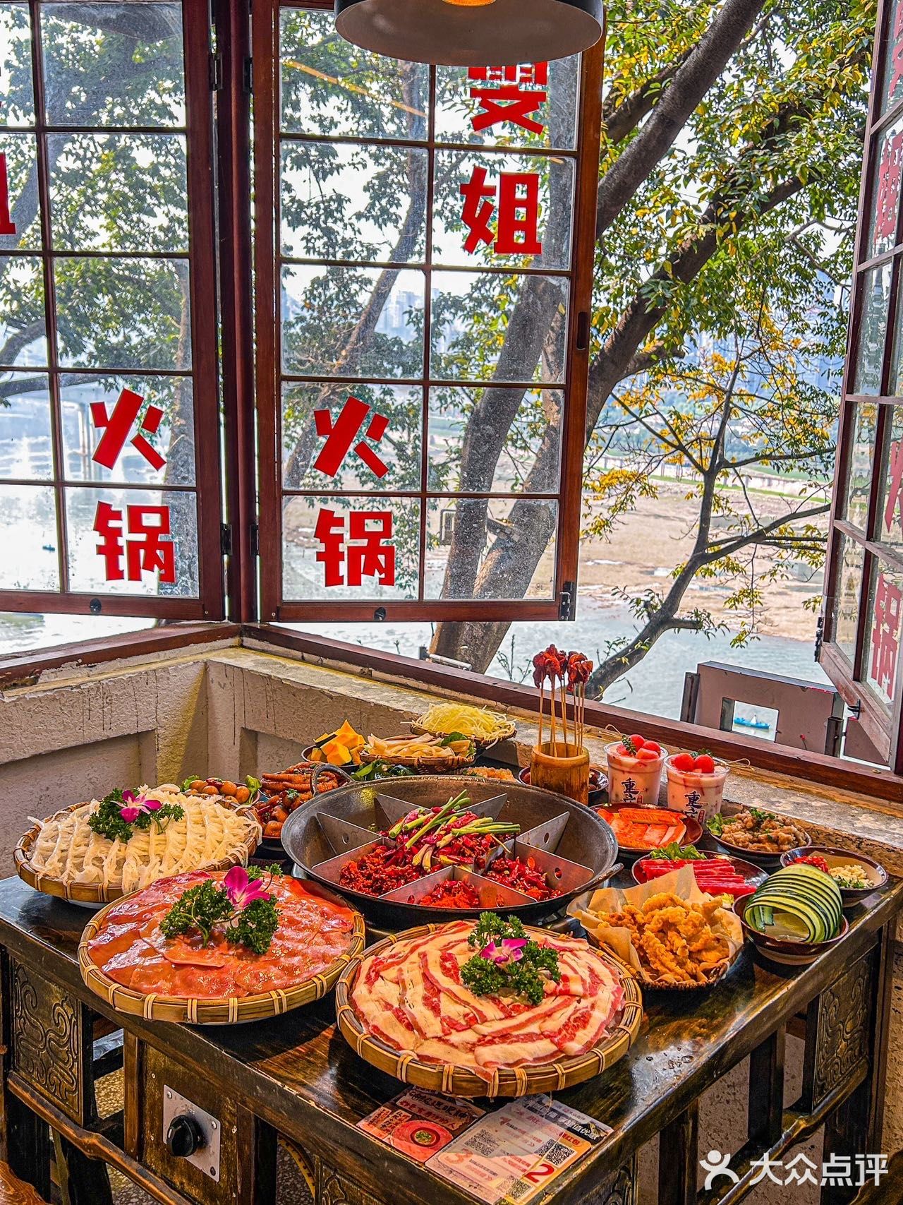 双重幸福直接拉！老居民楼吃火锅真的巨有感觉