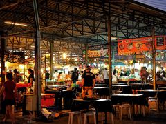 -席娜卡琳火车铁道夜市