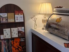 -Café Monson