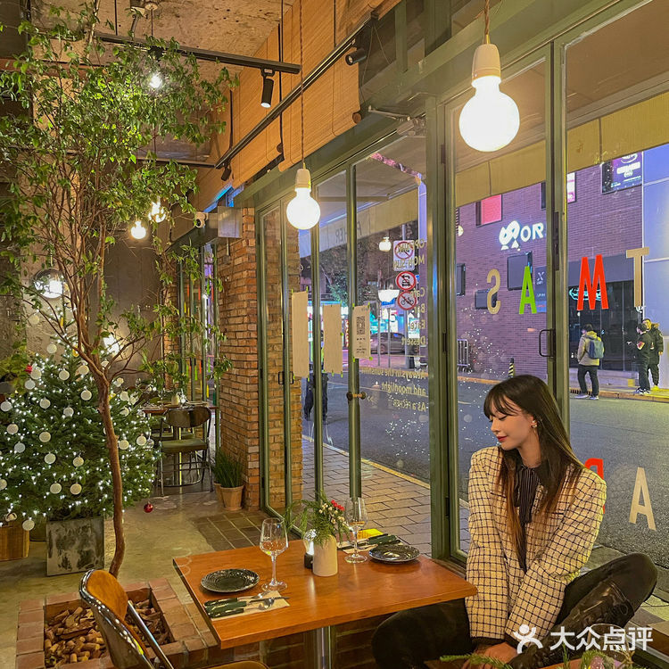 在上海遇到了梦中情饭 黑松露和牛鹅肝饭！🥢 