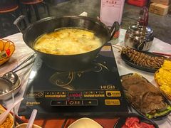 -鲜入围煮花胶鸡海鲜火锅