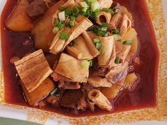 土豆烧牛肉-曾牛肉