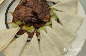 Thin Pancake with Crispy Pork