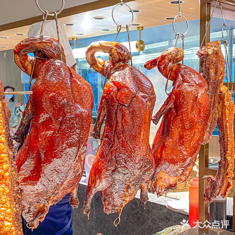 坐标武汉｜去梦时代新开的亚马逊就能吃到11国的365道美味