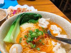 馄饨竹升面-全渔村小海鲜