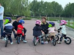-八爪矩阵极限运动馆·儿童平衡车·感统训练(南海子公园校区)