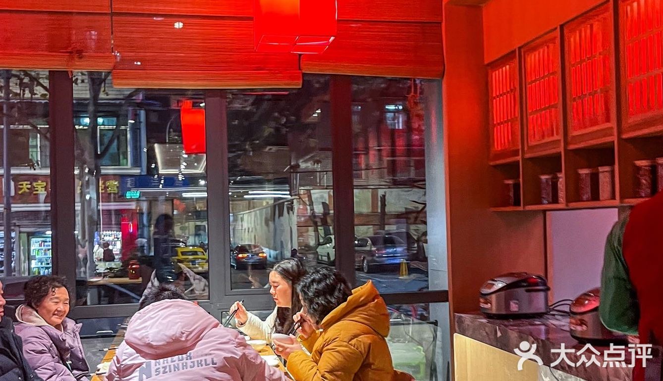 聚餐就来玉林这家老馆子！吃的巴巴适适