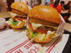 -The Habit Burger Grill 哈比特汉堡(复兴soho店)