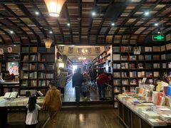 -钟书阁(松江泰晤士小镇店)