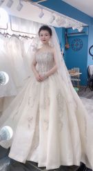-莫小姐婚纱