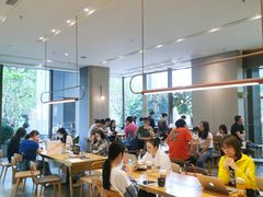 大堂-星巴克臻选(深圳龙华红山天虹店)