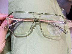 -宏宇眼镜蔡司依视路折扣店(兆佳眼镜城店)