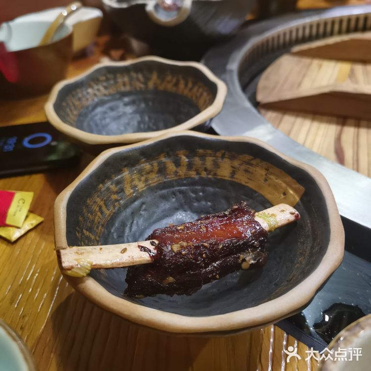 招牌很亮眼，路过就能被吸引到