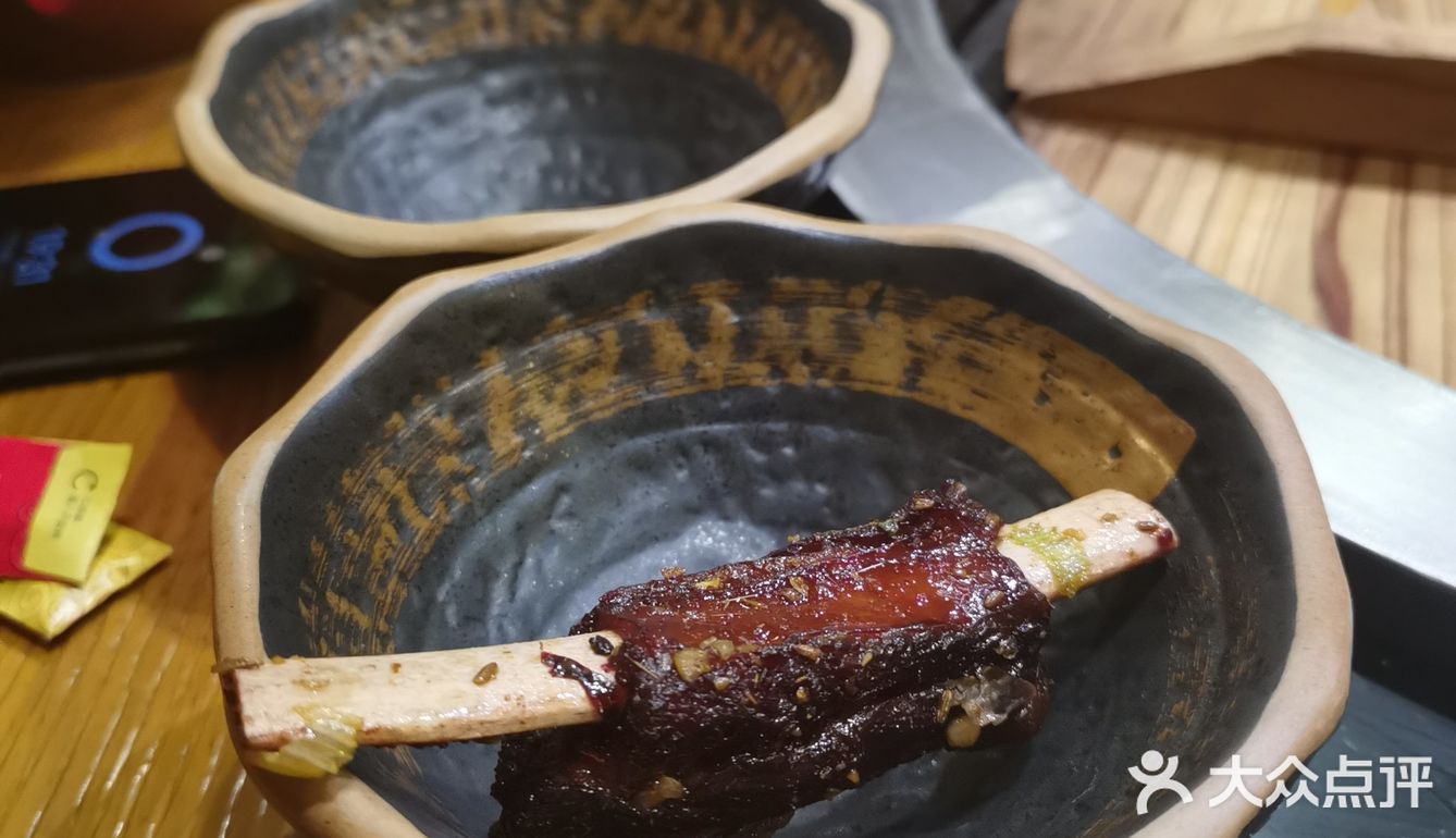招牌很亮眼，路过就能被吸引到