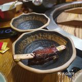 招牌很亮眼，路过就能被吸引到