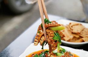 Stir-fried Tofu Sheets with Vegetables