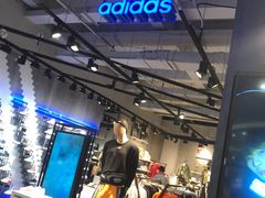 -阿迪达斯(武林银泰三叶草店)