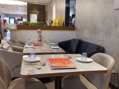 卡座-必胜客(WOW玉泉远洋店)