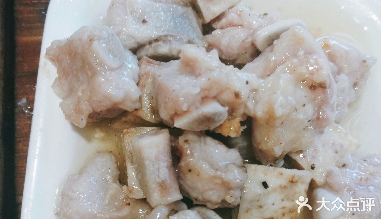 胡萝卜丝，竹笋丝等等还有肉