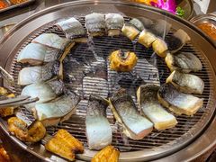 -围炉肉舍•炭烤活鳗•丹东海鲜烤肉(步行街店)