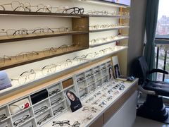 -视野联行眼镜·蔡司授权店(长白万象汇店)