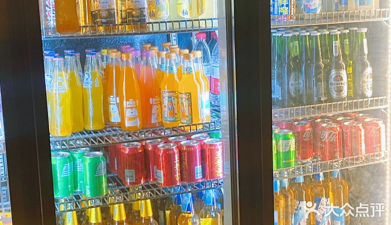 清凉一夏，喝着啤酒品着美食还唱着歌，快乐就是这么简单