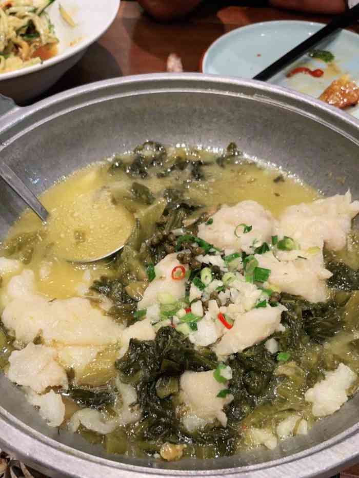 嘎巴锅私家菜-"位置在华溪龙城附近,它家已经是很多年的考.