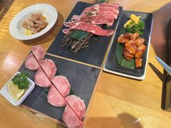 -山之屋炭火烧肉·生啤畅饮(大朗万科中央公园店)