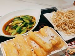 -黄记煌三汁焖锅(新佳丽江汉路店)