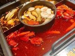 -老牌坊云南鱼豆花火锅(爱建店)