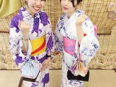 -东京都浅草樱花和服租赁店