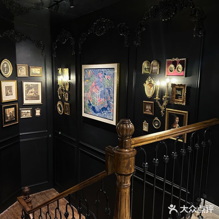 青岛超有氛围的中古咖啡店 复古味好浓▪️